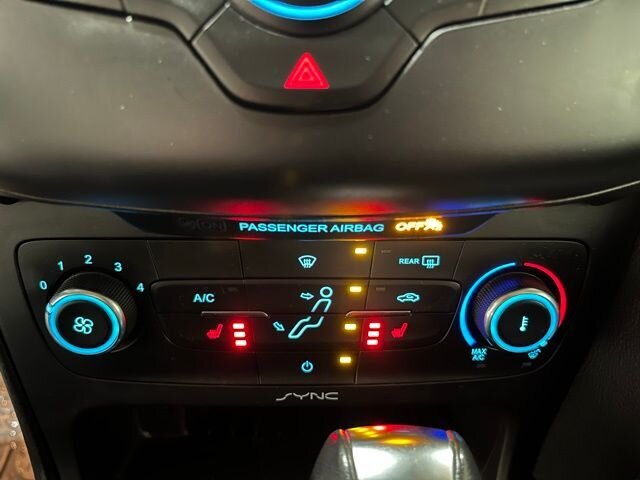 
 2016 Ford Focus SE full									
