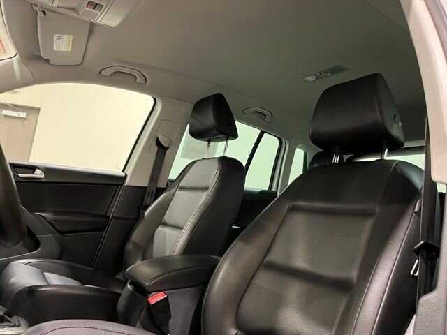 
 2014 Volkswagen Tiguan SEL 4Motion full									