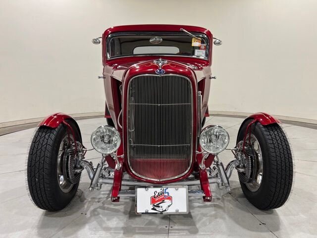 
 1932 Ford 3 Window Deuce Coupe full									
