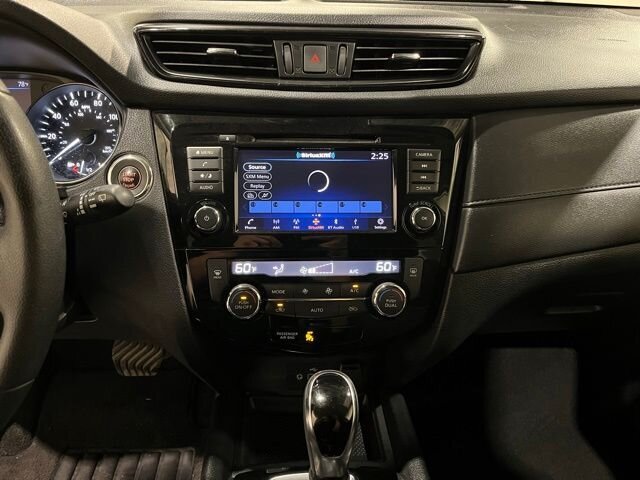 
 2019 Nissan Rogue SV full									