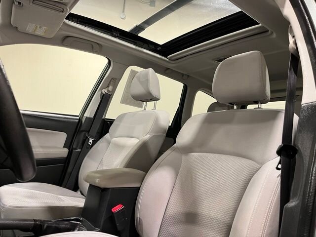 
 2016 Subaru Forester 2.5i Premium full									