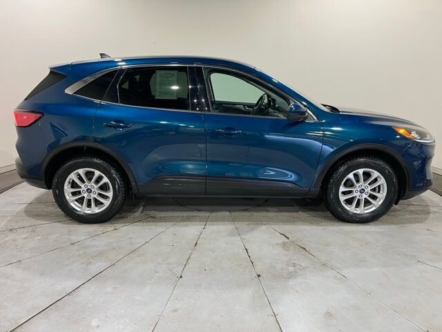 
 2020 Ford Escape SE full									