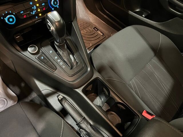 
 2016 Ford Focus SE full									
