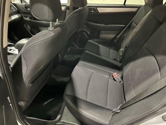 
 2016 Subaru Outback 2.5i Premium full									