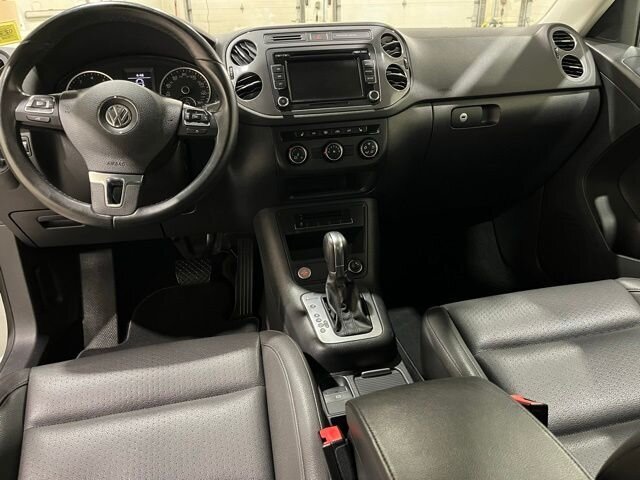 
 2014 Volkswagen Tiguan SEL 4Motion full									