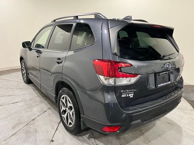 
 2021 Subaru Forester Premium full									