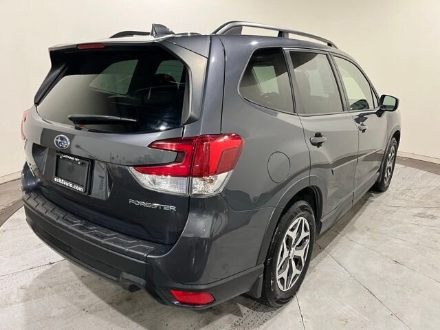 
 2021 Subaru Forester Premium full									