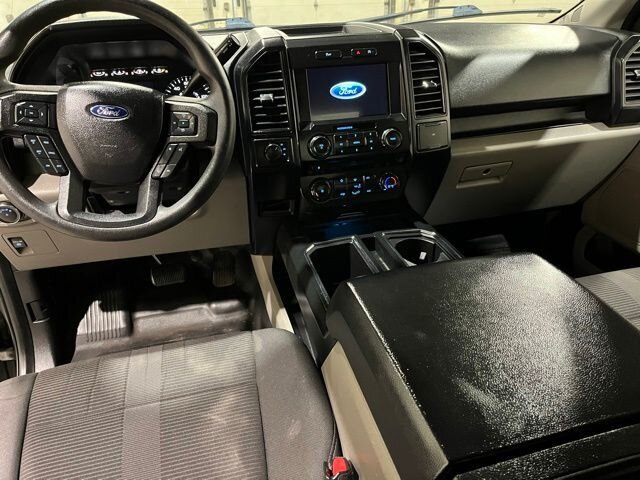 
 2017 Ford F-150 XL full									