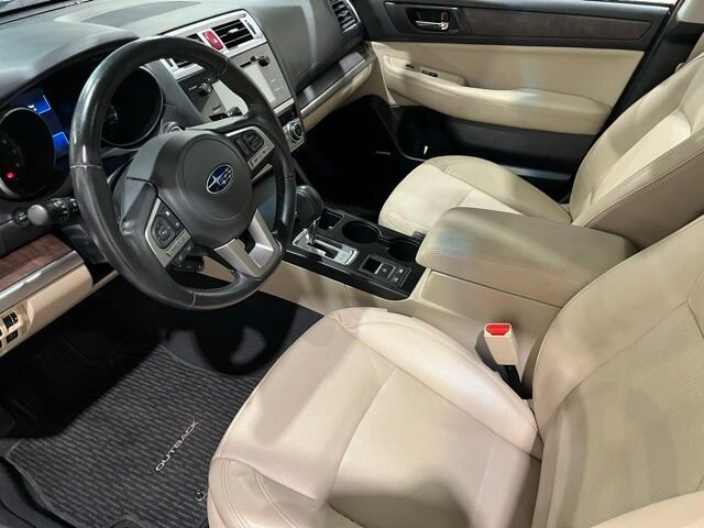 
 2016 Subaru Outback 2.5i Limited full									