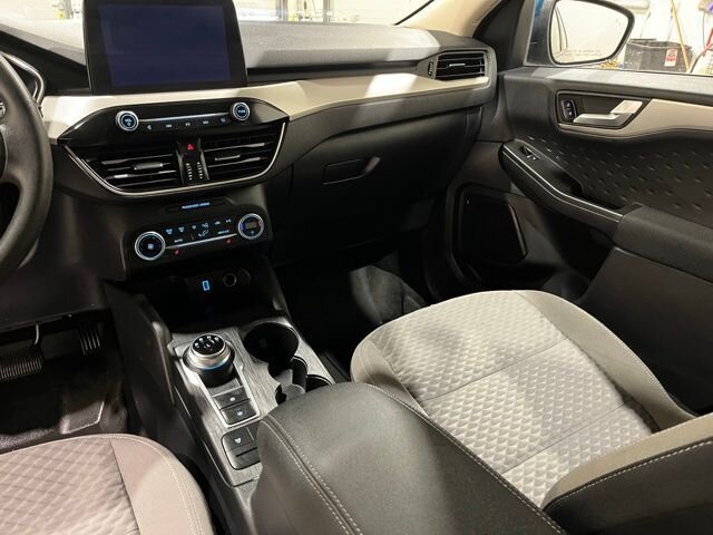 
 2020 Ford Escape SE full									