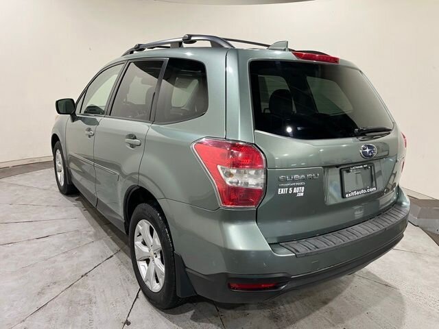 
 2016 Subaru Forester 2.5i Premium full									