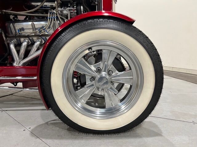 
 1932 Ford 3 Window Deuce Coupe full									