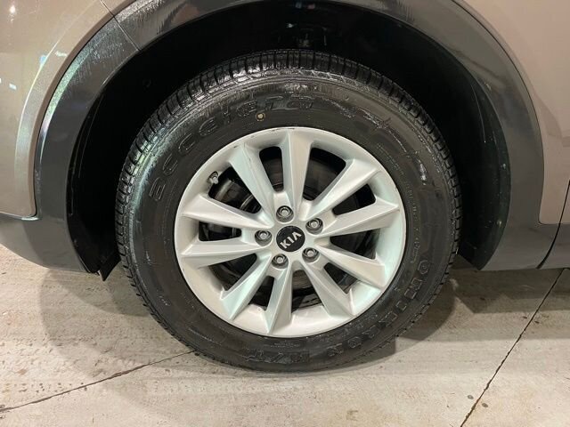 
 2019 Kia Sorento LX full									