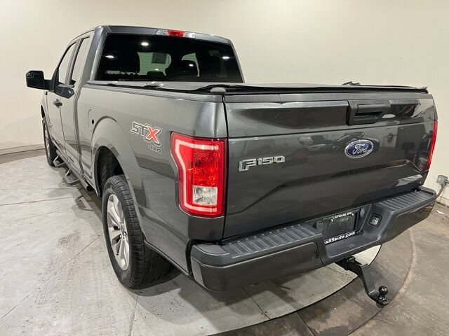 
 2017 Ford F-150 XL full									