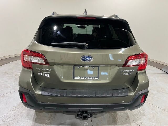 
 2018 Subaru Outback 3.6R Touring full									