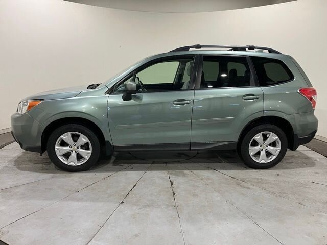 
 2016 Subaru Forester 2.5i Premium full									