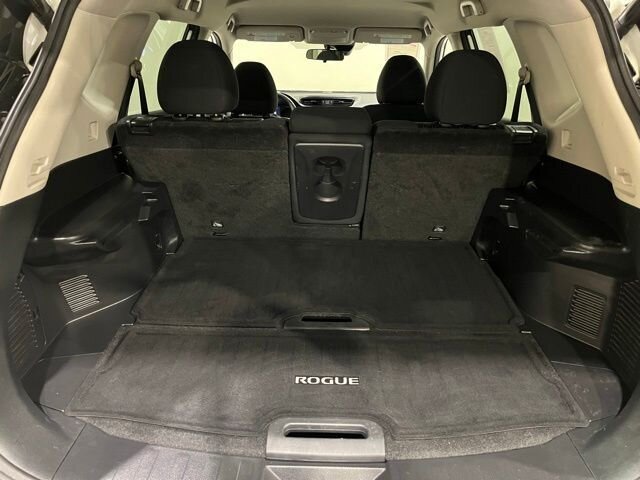 
 2019 Nissan Rogue SV full									