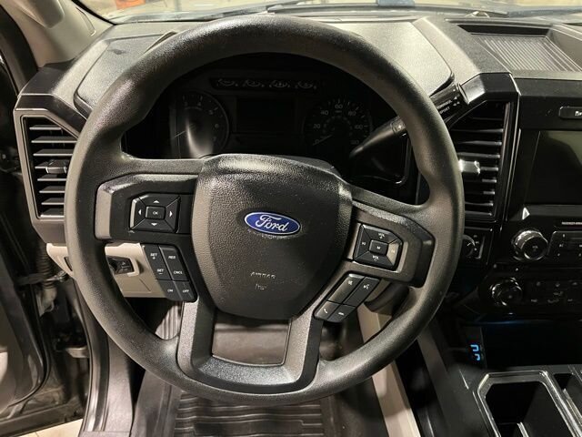 
 2017 Ford F-150 XL full									