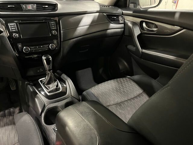 
 2019 Nissan Rogue SV full									