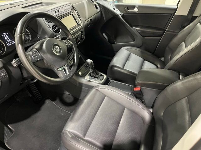 
 2014 Volkswagen Tiguan SEL 4Motion full									