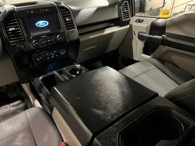 
 2017 Ford F-150 XL full									