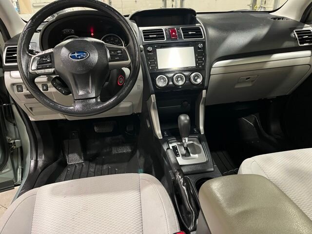 
 2016 Subaru Forester 2.5i Premium full									