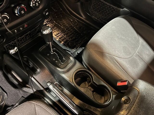 
 2017 Jeep Wrangler Unlimited Sport full									