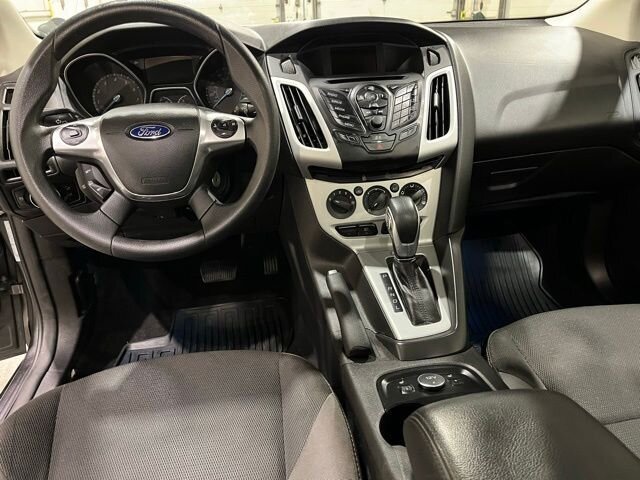 
 2014 Ford Focus SE full									