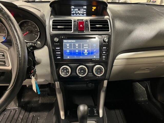 
 2016 Subaru Forester 2.5i Premium full									