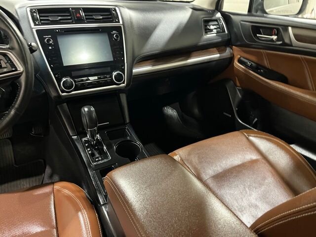 
 2018 Subaru Outback 3.6R Touring full									