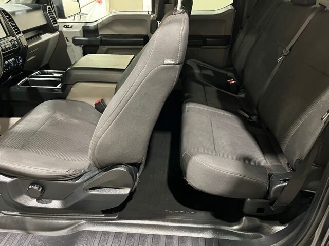 
 2017 Ford F-150 XL full									