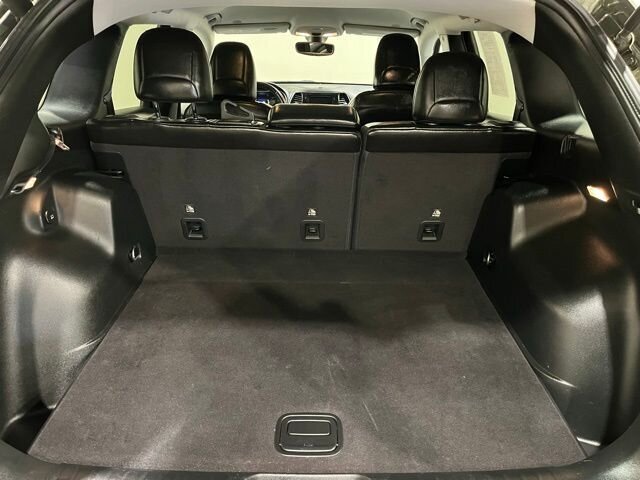 
 2019 Jeep Cherokee Latitude Plus full									