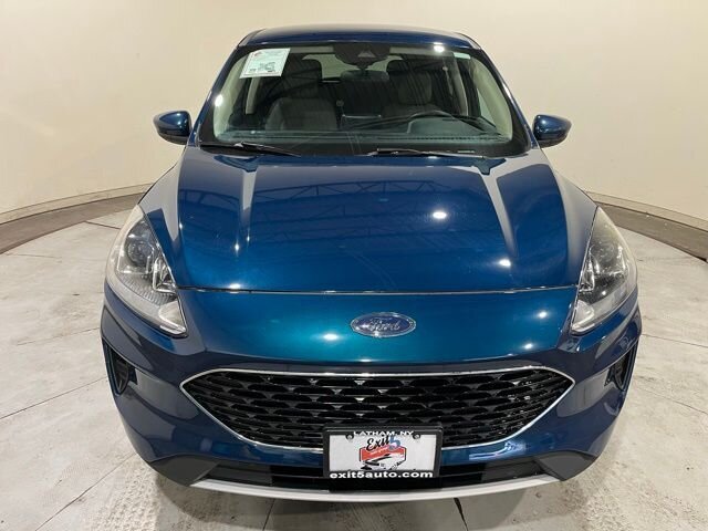 
 2020 Ford Escape SE full									