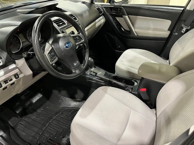 
 2016 Subaru Forester 2.5i Premium full									