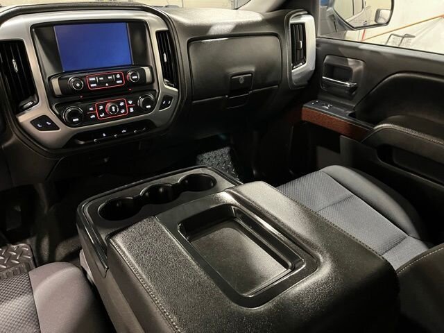 
 2016 GMC Sierra 1500 SLE full									