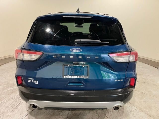 
 2020 Ford Escape SE full									