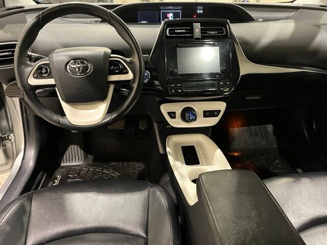 
 2016 Toyota Prius Four full									