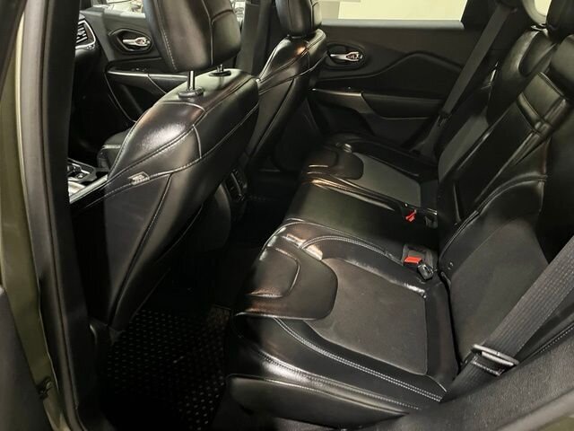 
 2019 Jeep Cherokee Latitude Plus full									