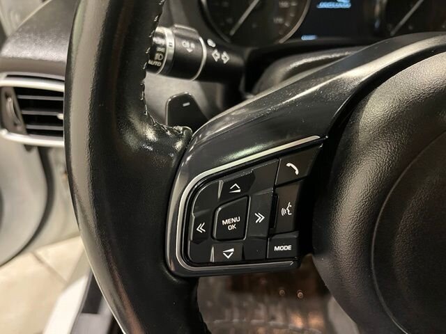 
 2019 Jaguar XE 25t Premium full									