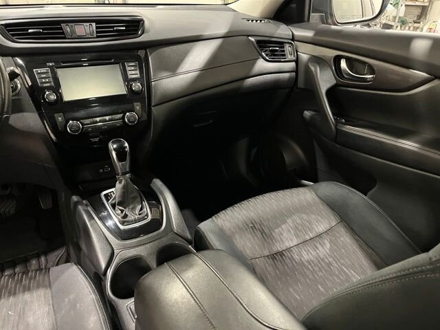 
 2018 Nissan Rogue SV full									