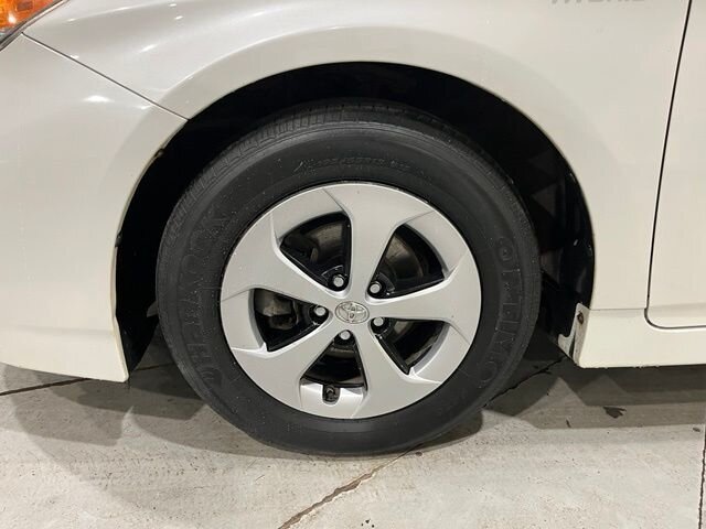 
 2013 Toyota Prius Two full									