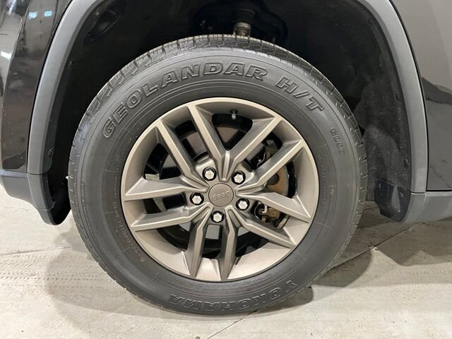 
 2016 Jeep Grand Cherokee Laredo full									