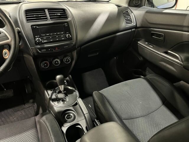 
 2015 Mitsubishi Outlander Sport ES full									