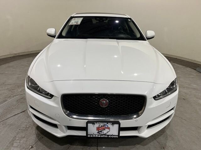 
 2019 Jaguar XE 25t Premium full									