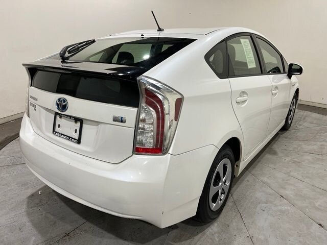 
 2013 Toyota Prius Two full									