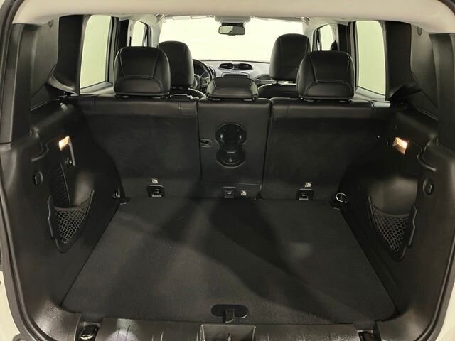 
 2016 Jeep Renegade Limited full									