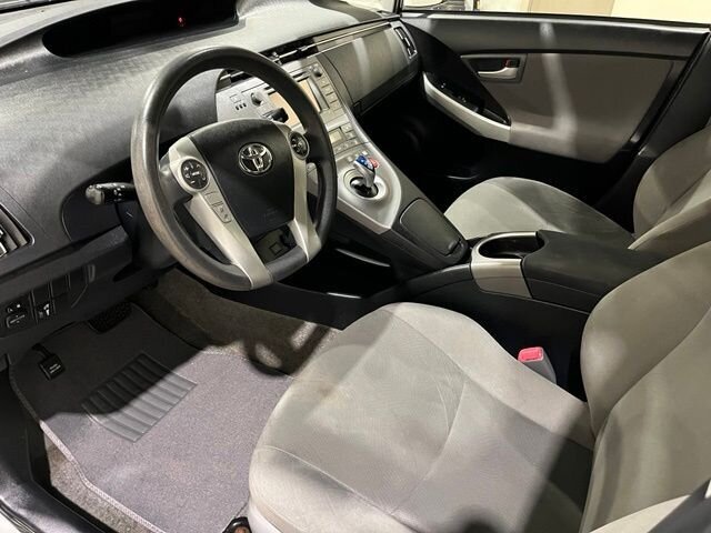 
 2013 Toyota Prius Two full									