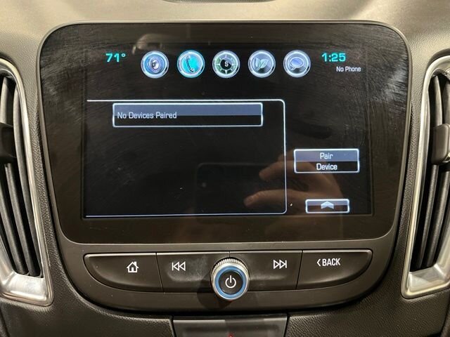 
 2017 Chevrolet Malibu Hybrid full									