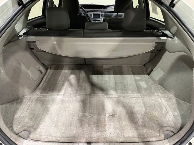 
 2013 Toyota Prius Two full									
