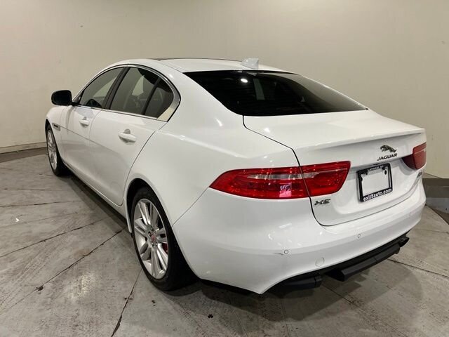 
 2019 Jaguar XE 25t Premium full									